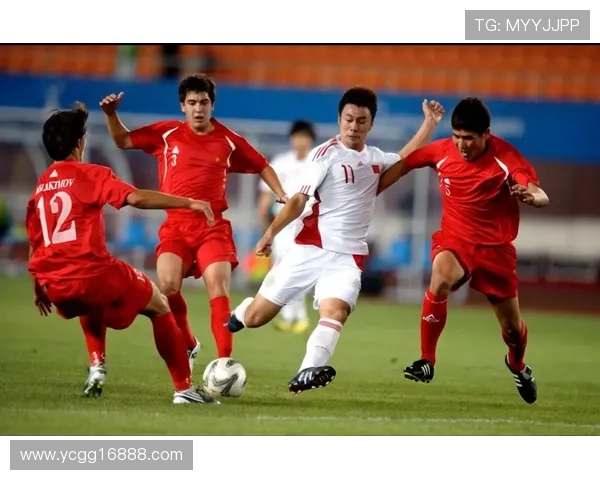 足球明星伤病瞬间全景展示揭示运动背后的艰辛与坚持 足球明星伤病瞬间全景展示揭示运动背后的艰辛与坚持