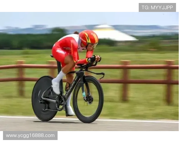 足球明星们的公路车之旅：速度与激情的完美结合