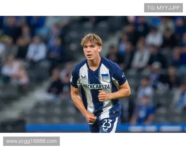 卡瓦足球明星的真实身份揭晓他在球场上的辉煌成就与传奇故事